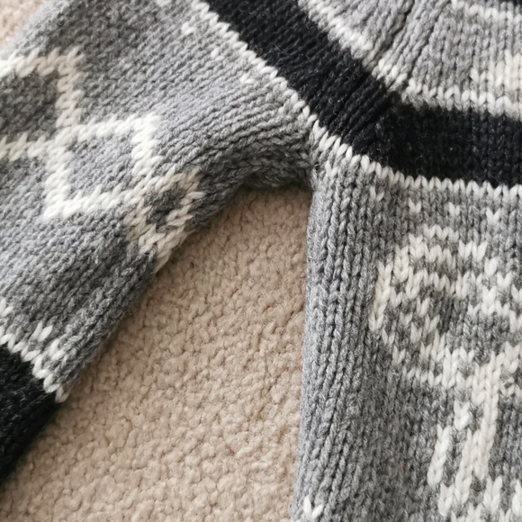 Knit TNA (Aritzia) Sweater - Picture 8 of 11